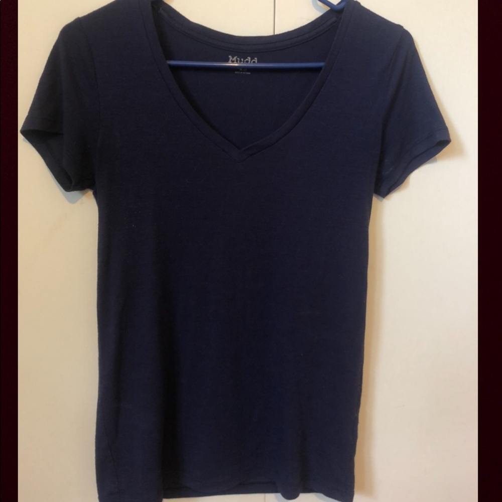 navy blue tee shirt